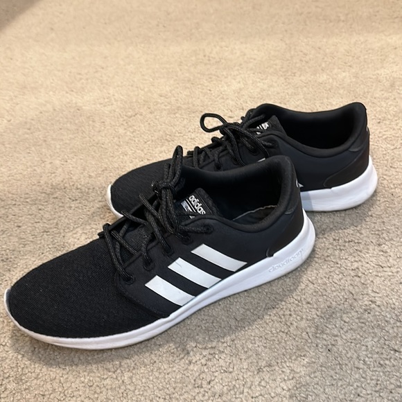 Adidas sneakers size 10 - Picture 3 of 4